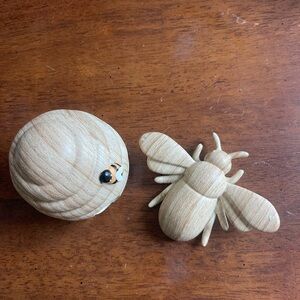 Natural Charming Bee and Hive Decor